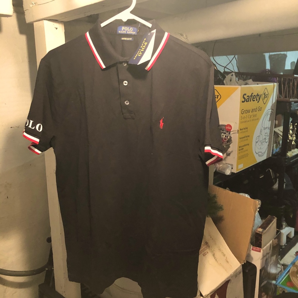 Size large Ralph Lauren polo.It is brand new